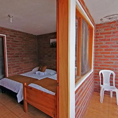 Lagoon Hotel Chugchilan Екстер'єр фото
