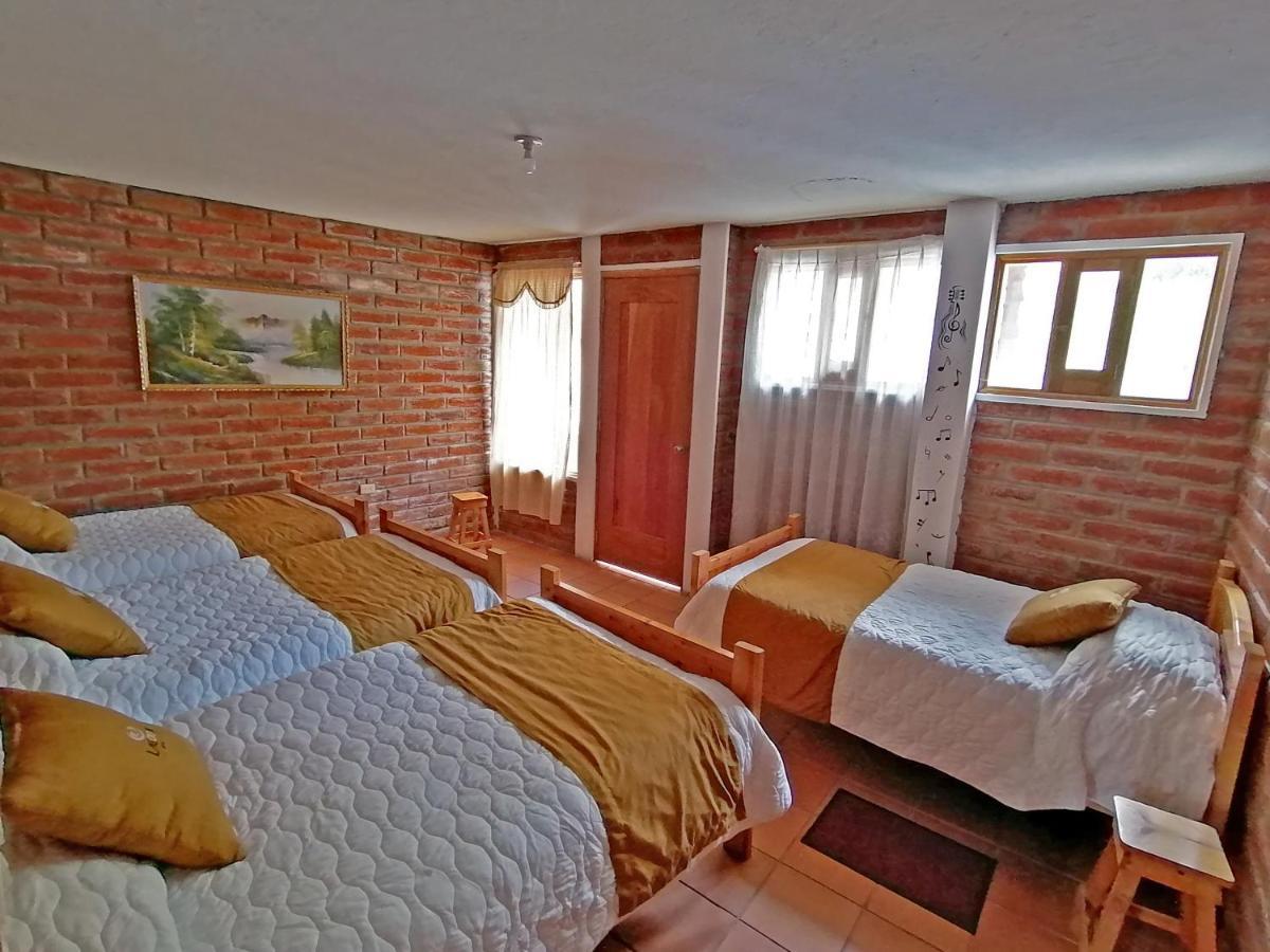 Lagoon Hotel Chugchilan Екстер'єр фото