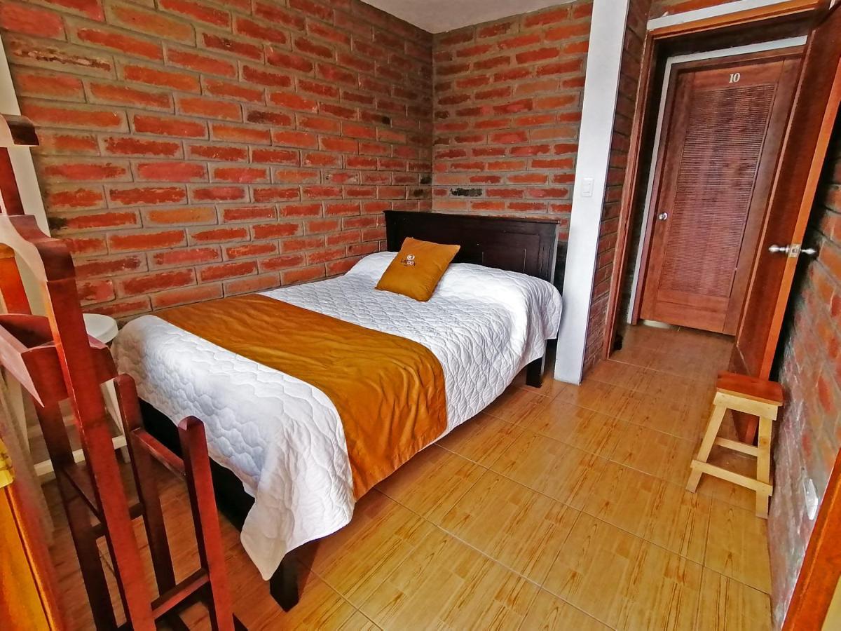 Lagoon Hotel Chugchilan Екстер'єр фото