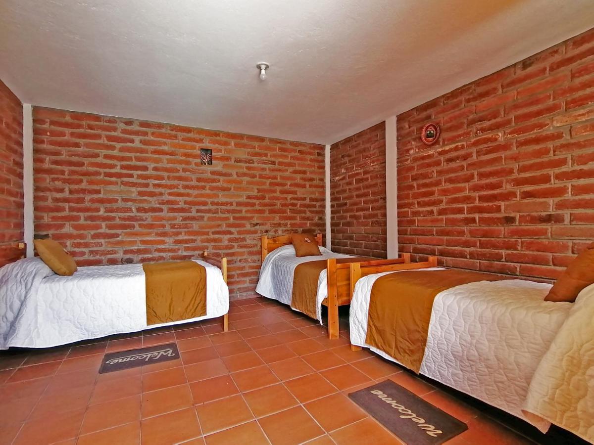Lagoon Hotel Chugchilan Екстер'єр фото