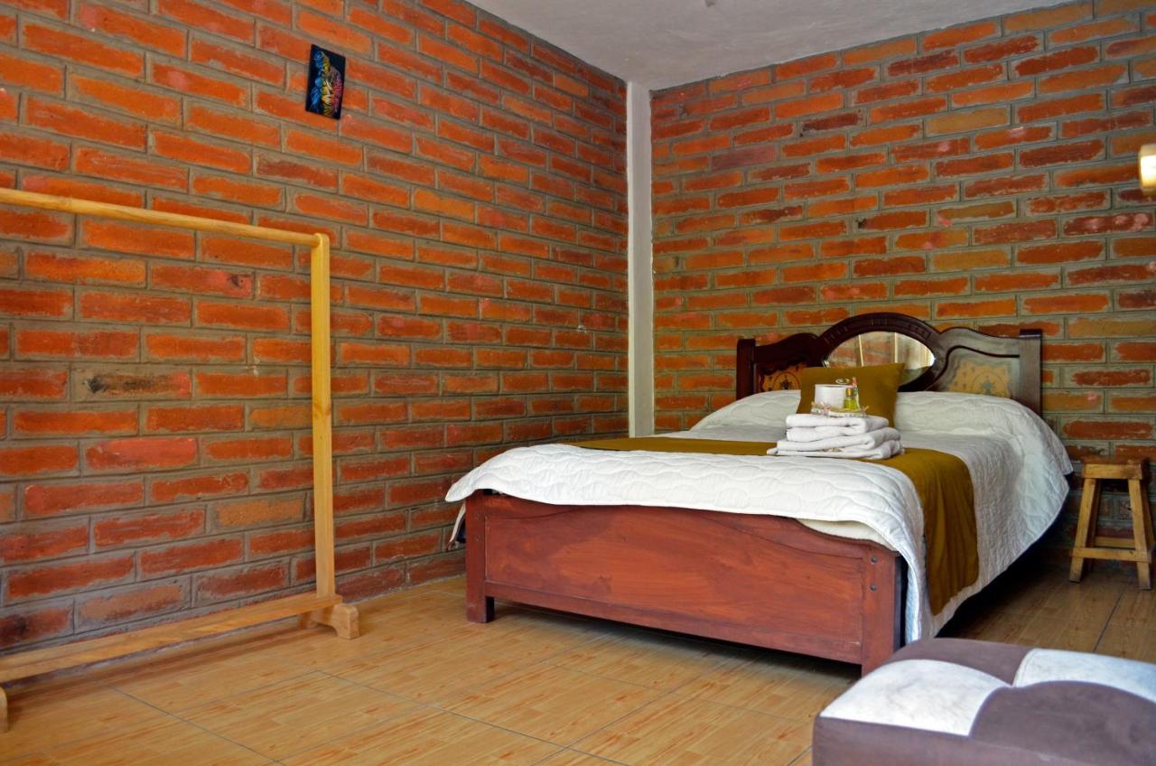 Lagoon Hotel Chugchilan Екстер'єр фото
