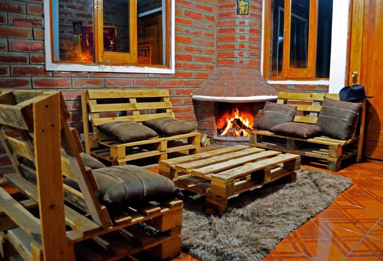 Lagoon Hotel Chugchilan Екстер'єр фото