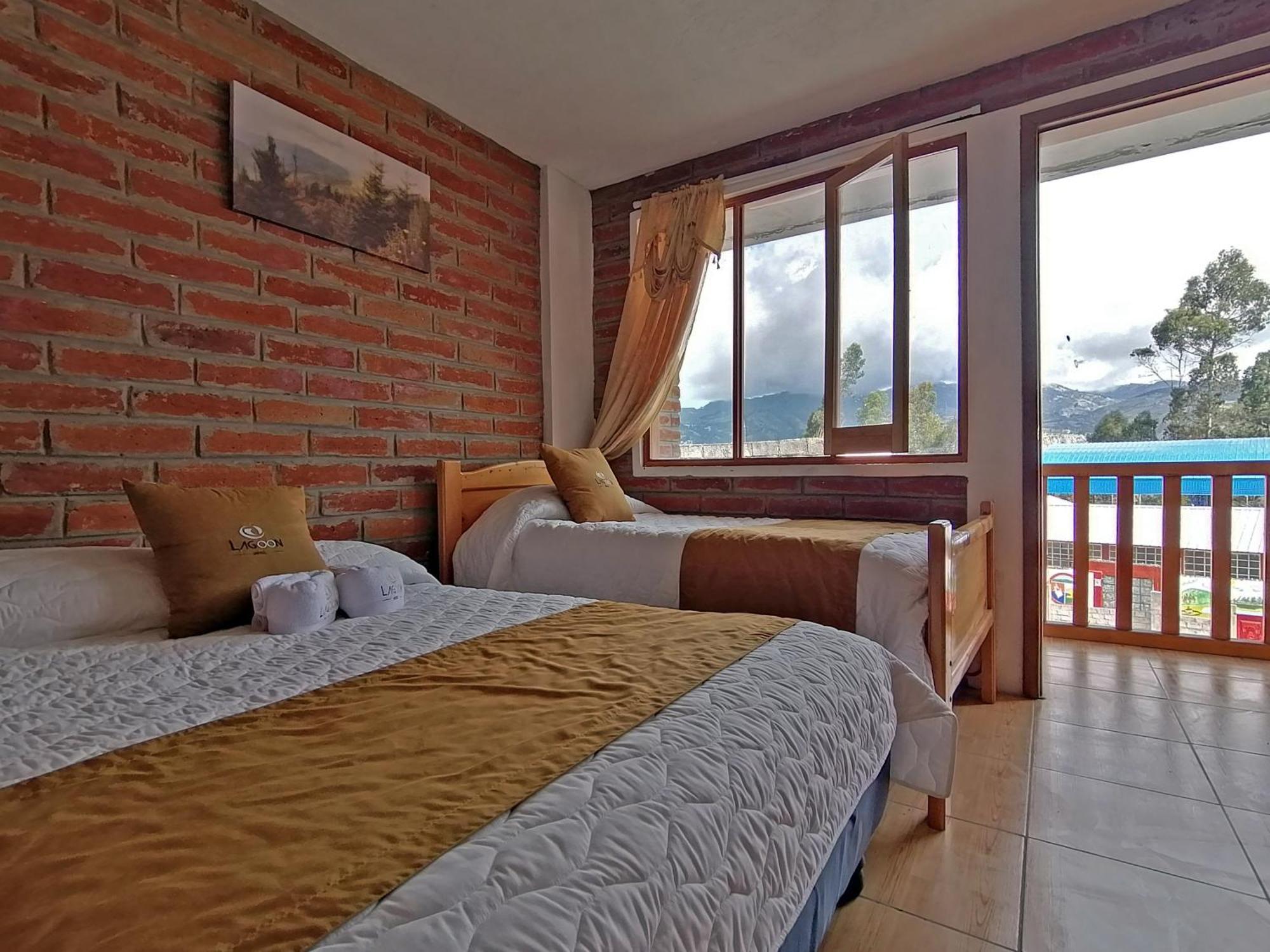 Lagoon Hotel Chugchilan Екстер'єр фото