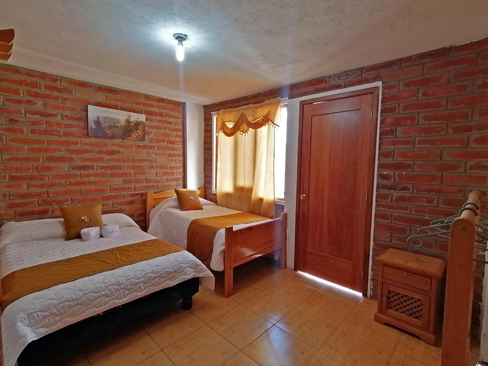 Lagoon Hotel Chugchilan Екстер'єр фото