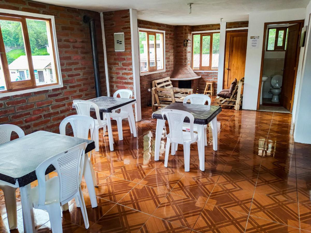 Lagoon Hotel Chugchilan Екстер'єр фото